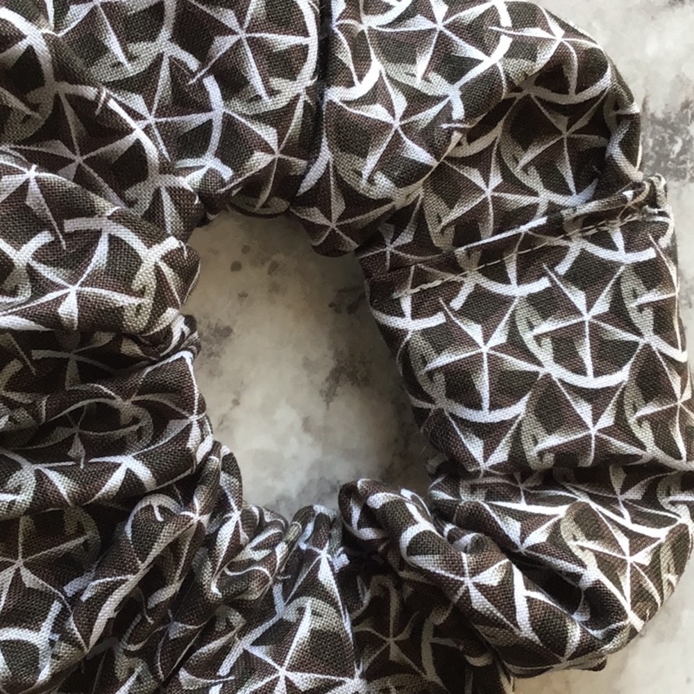 Star nautical hair scrunchie brown white elastic
